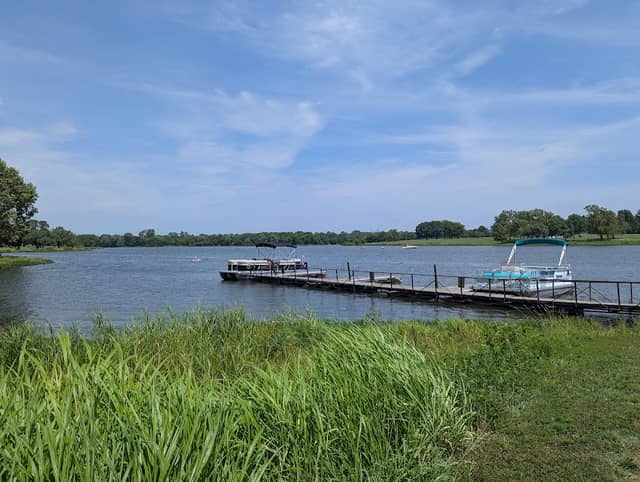 Lions Park Shelter - Lake Miola - Image 1