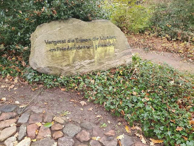 Ehrenmal Opfer der Weltkriege Horburg - Image 1