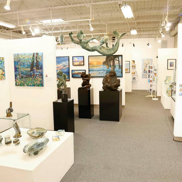Fifth Avenue Art Gallery - Image 1