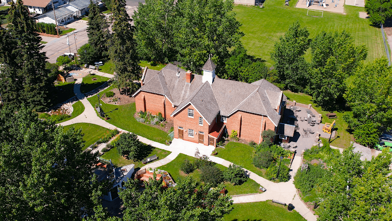 Red Brick Common - Image 1