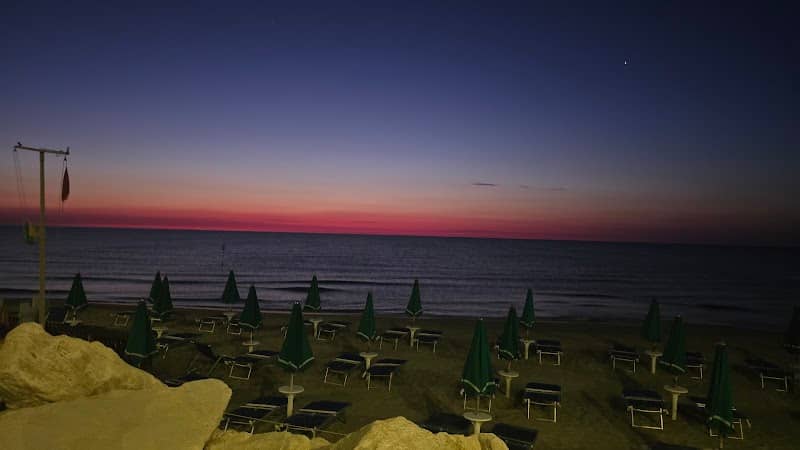 Beach bench - Image 1