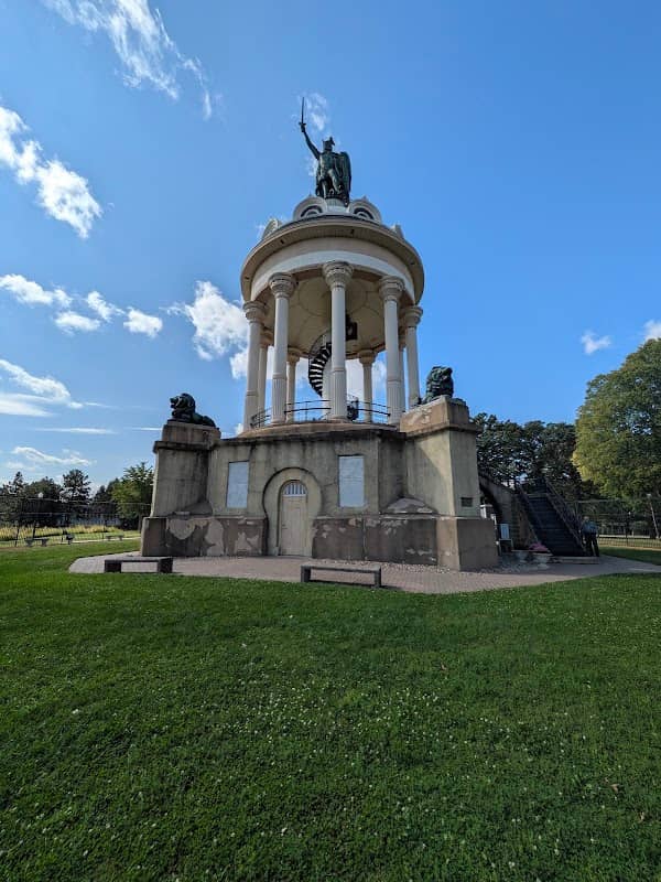 Hermann Heights Park - Image 1