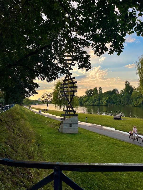 Helix Skulptur - Image 1