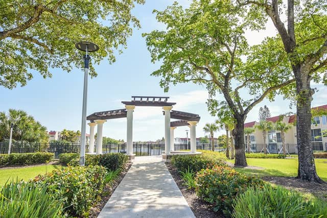 Lakeside Park - Image 2