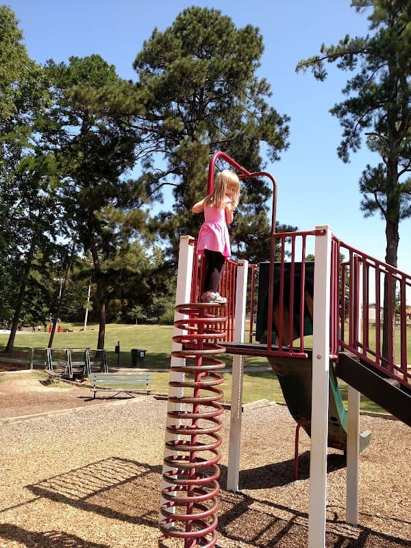 Pine Log Park - Image 1