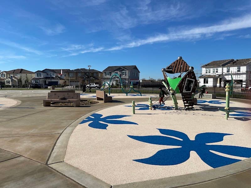 Hummingbird Park - Image 2