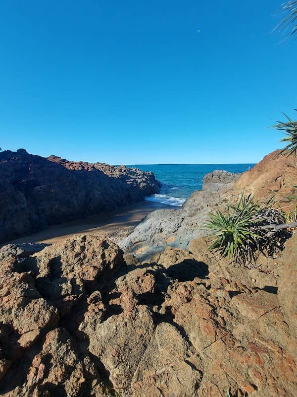 Chinaman's Beach - Image 3
