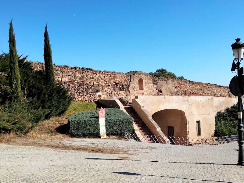 Puerta de Mérida - Image 1