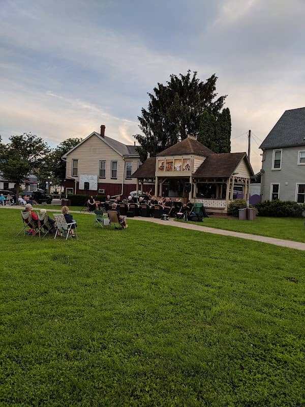 Triangle Park - Image 1