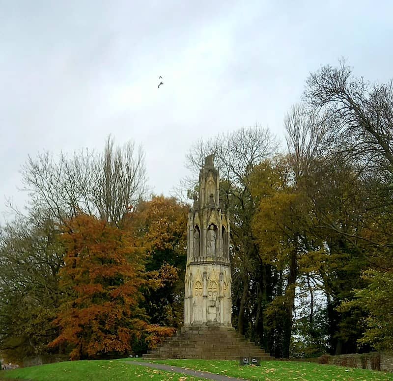 Queen Eleanor Cross - Image 2