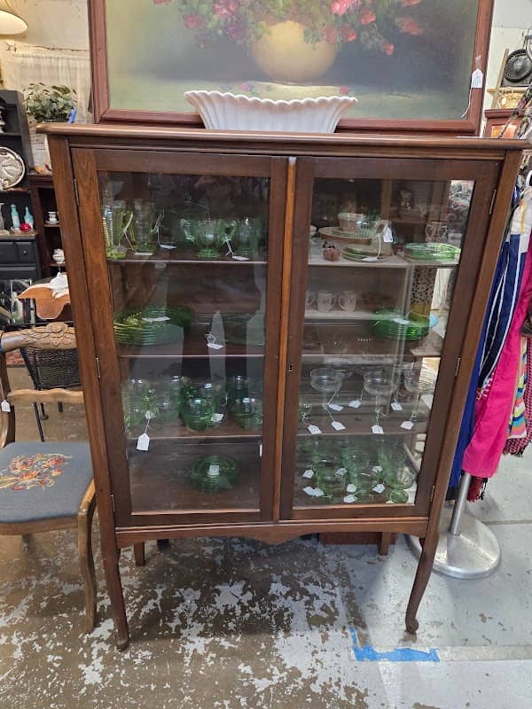 Treasure Hunt Flea Market - Image 1