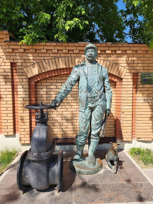 Pamyatnik Vodoprovodchiku - Image 1