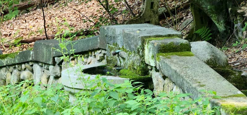 Bowles Memorial Fountain - Image 2