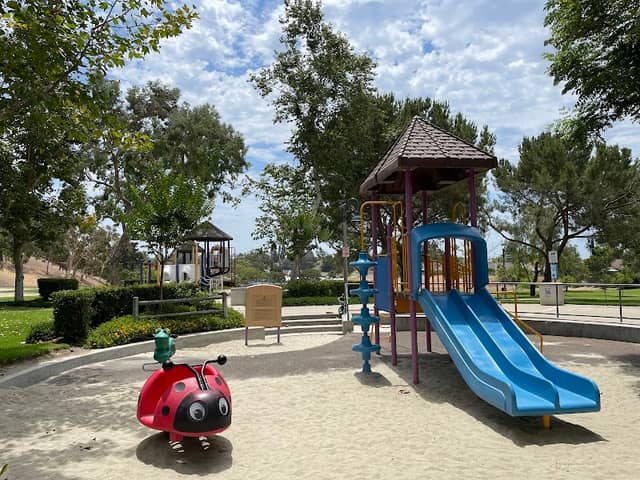 Castille Park - Image 1