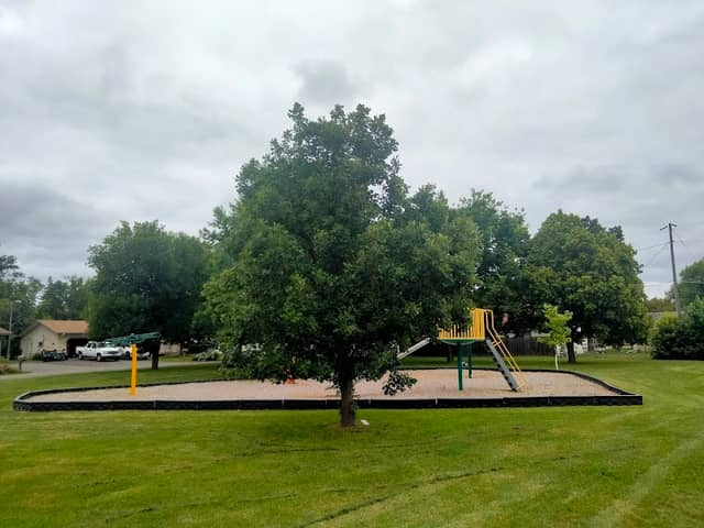 Riverside Park - Image 2