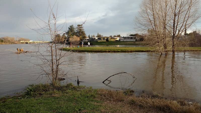 Riverside Park - Image 2