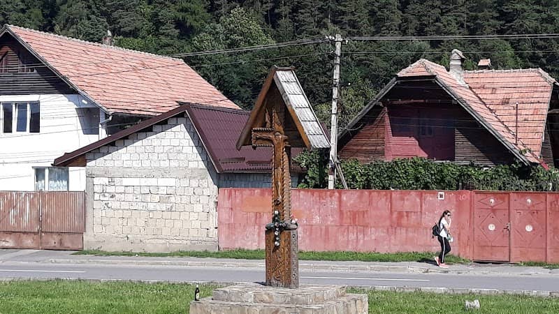 Monument de rascruce - Rasnov - Image 1