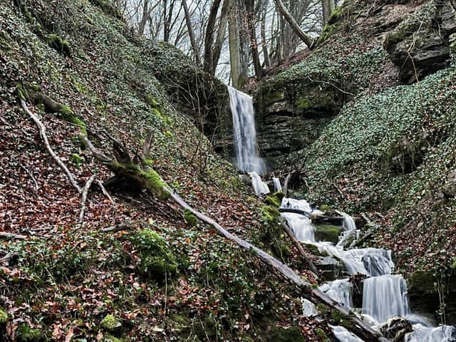 Steinbruch mit Wasserfall - Image 1