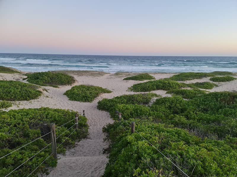 Pelican Beach Road lookout - Image 1