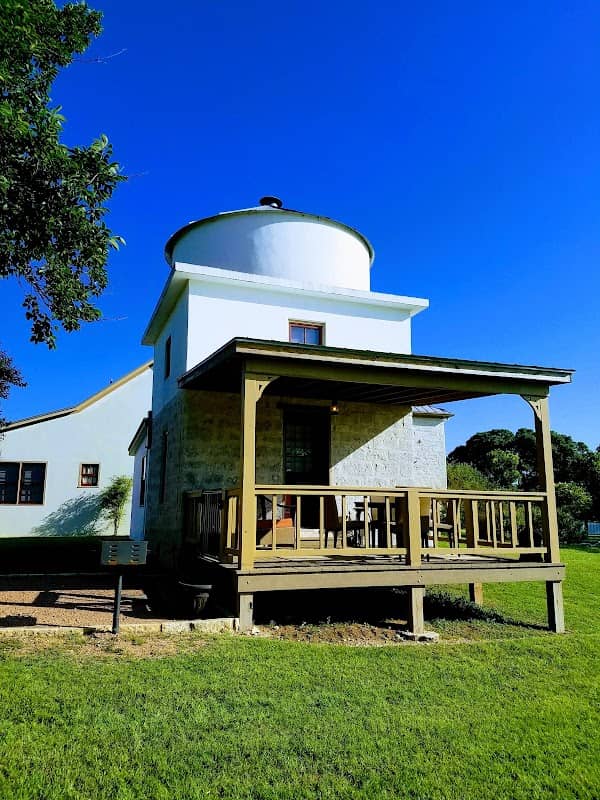 Rock House Hideaway - Image 2
