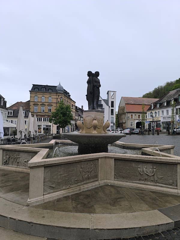 Röhrenbrunnen? Oder ein Kunstwerk? - Image 2