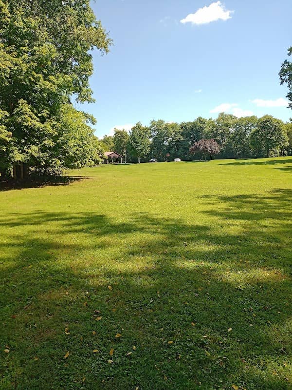 Willow Park - Image 1