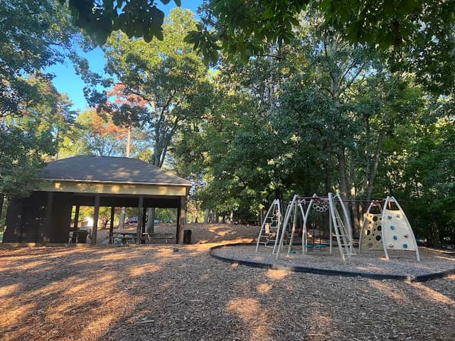 Pitcairn Park - Image 2