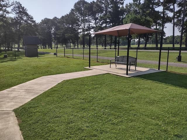 Sara Low Memorial Dog Park - Image 2