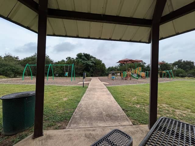 Emerald Springs Park - Image 1