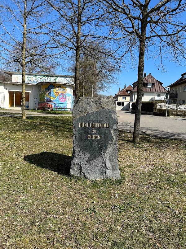 Hüni-Leuthhold Denkmal - Image 1