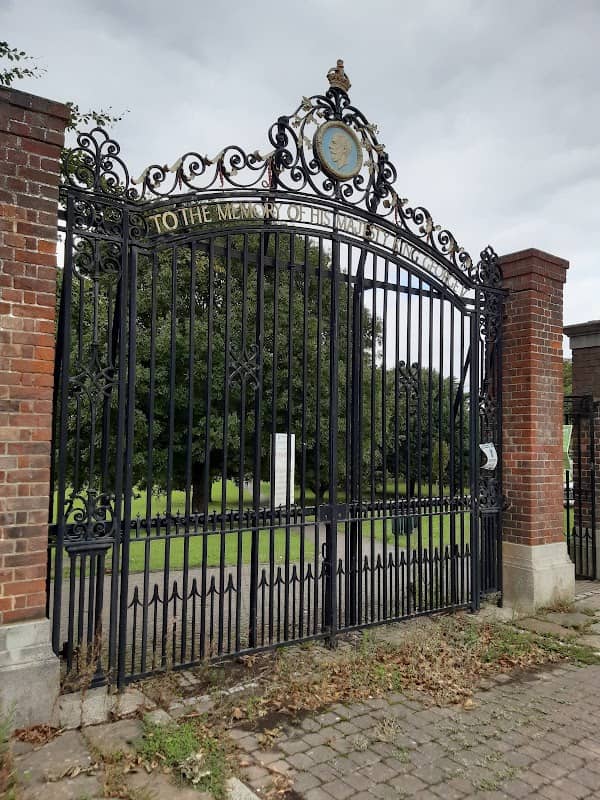 Woodlands Park - Image 1