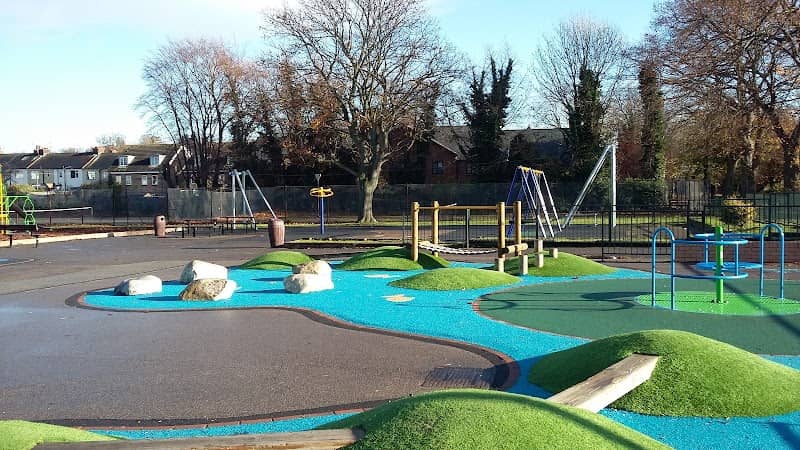 Woodlands Park - Image 2