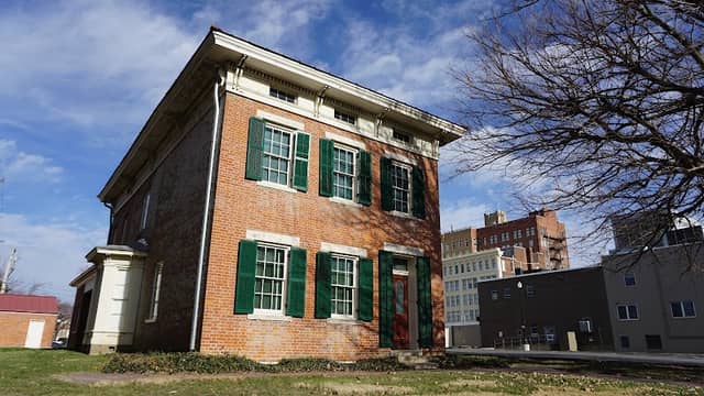 Quincy Underground Railroad Museum: Dr Richard Eells House - Image 3