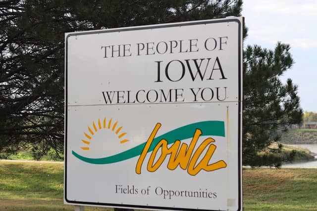 Iowa Welcome Center - Image 2
