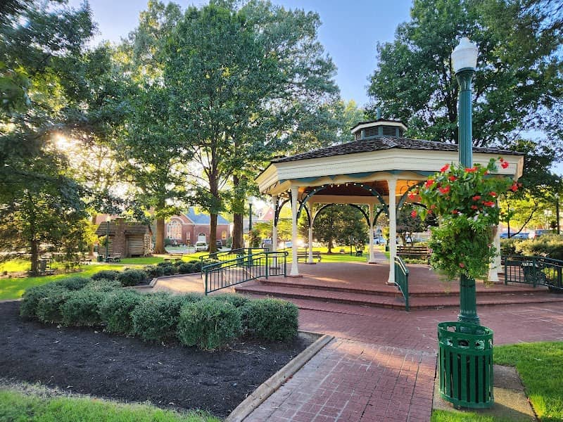 Town Square Park - Image 2