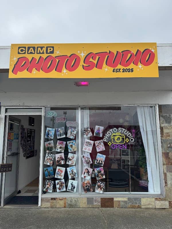 Camp Photo Studio - Image 2