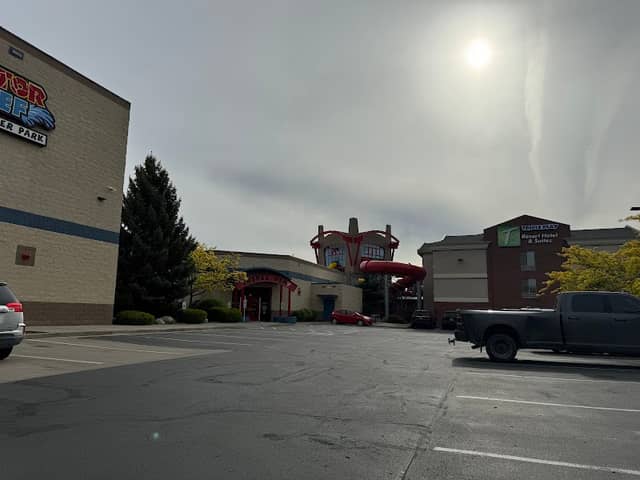 Triple Play Resort Hotel & Suites - Image 1