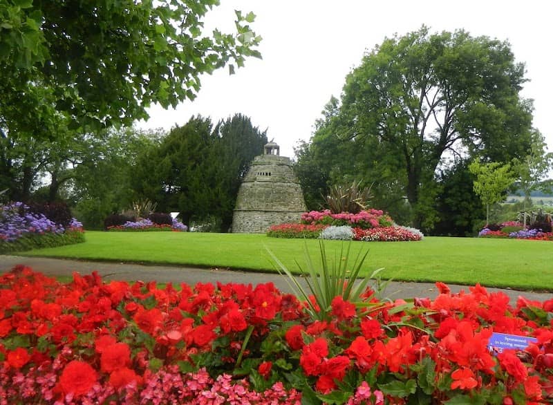 Learmonth Gardens - Image 1