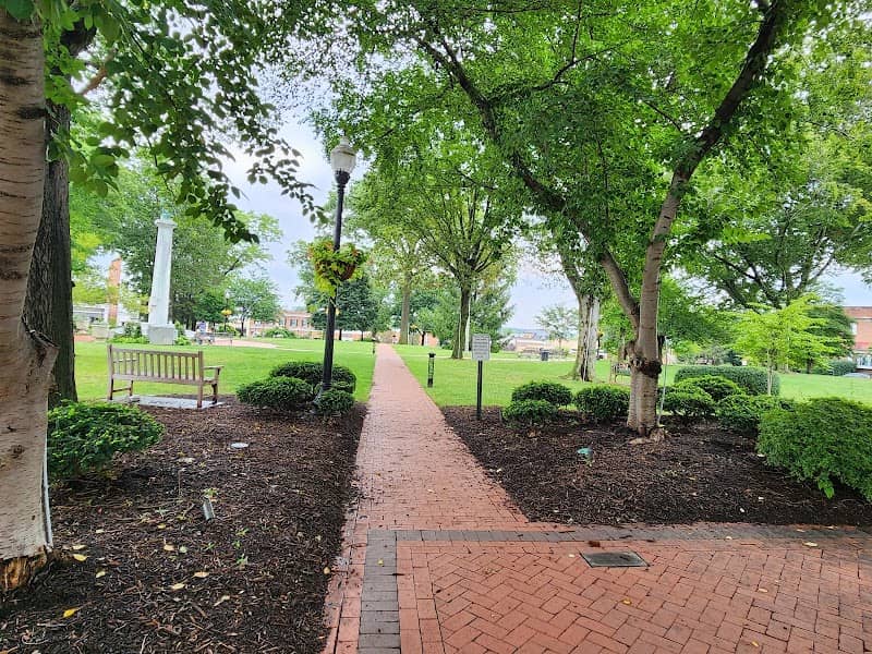 Van Neste Square Memorial Park - Image 5