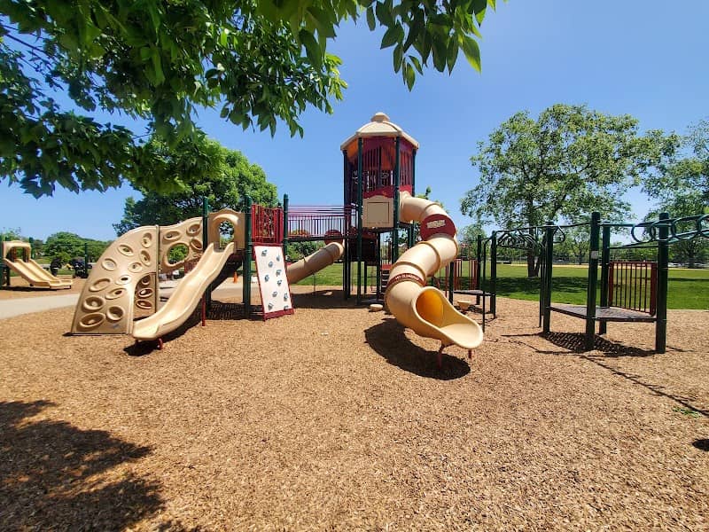 Wood Oaks Green Park - Image 1