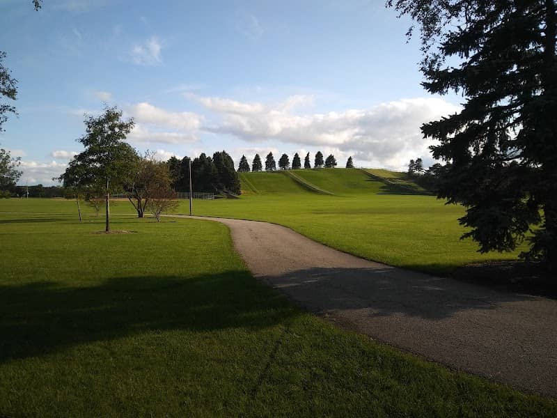 Wood Oaks Green Park - Image 2