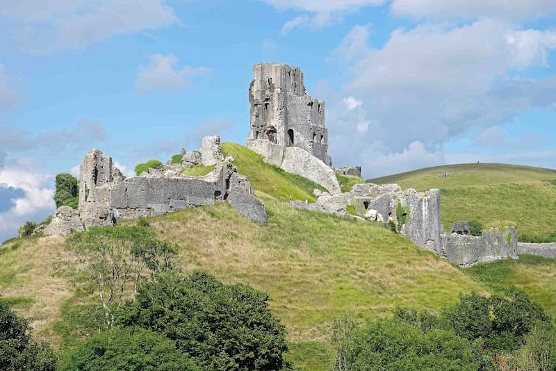 Corfe Castle Viewpoint - Image 1