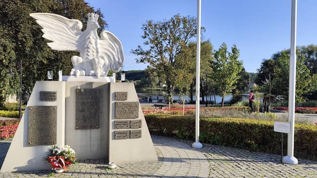 Pomnik Orła Białego - Image 2