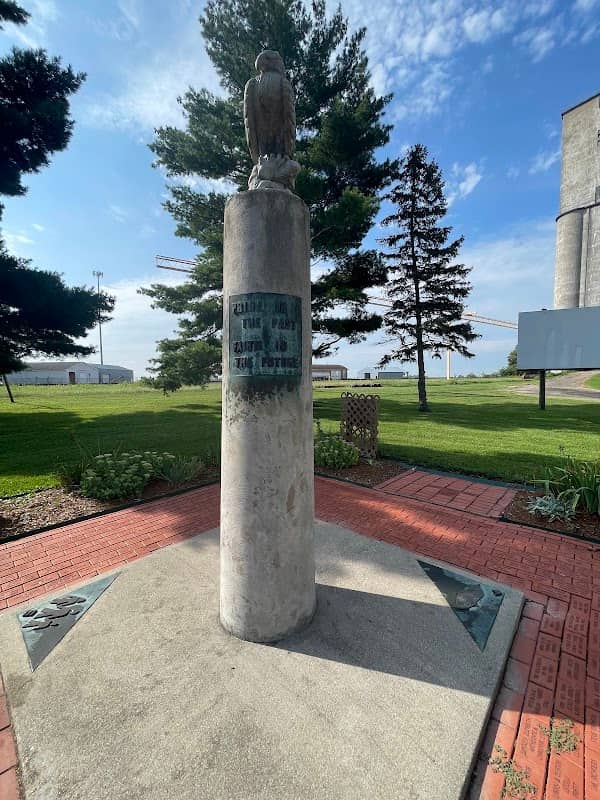 Geographic Center of Illinois - Image 1