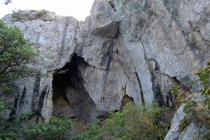Koukouvigas Cave - Image 1