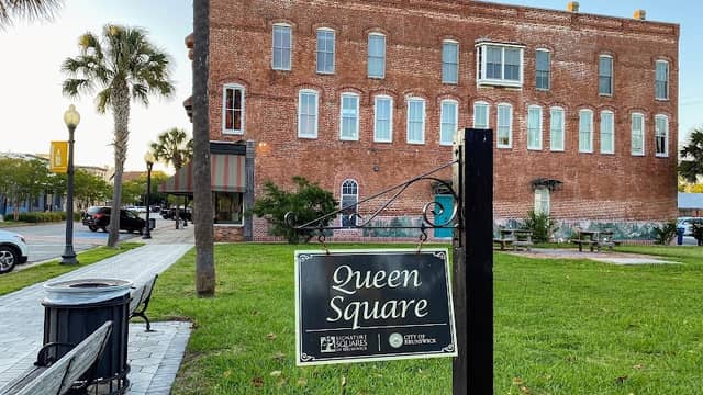 Queen Square - Image 1