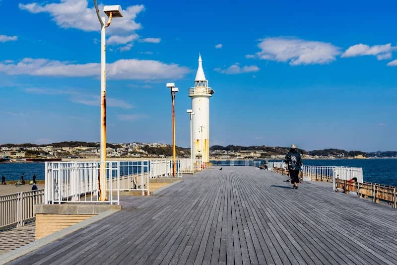 Shonan Port Lighthouse - Image 2