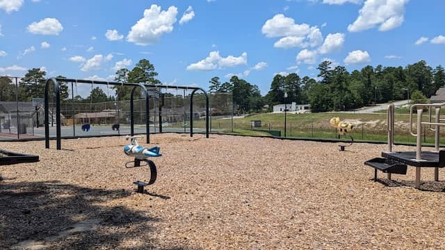 MM Scott Park - Image 2