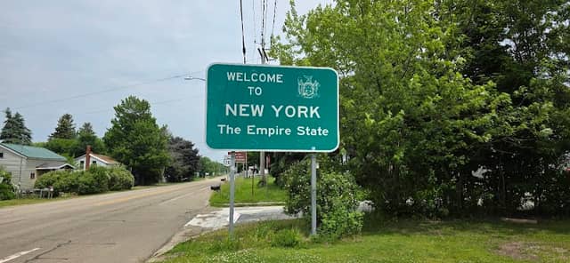 Welcome New York Sign - Image 1