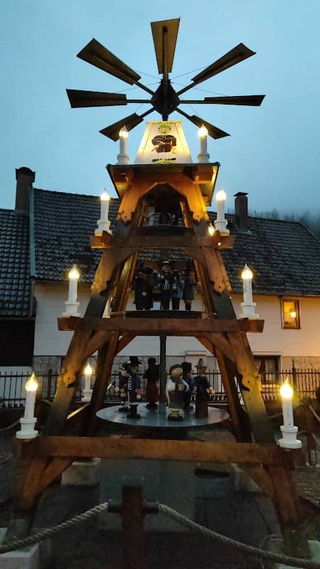 Ganzjahres-Pyramide - Image 1